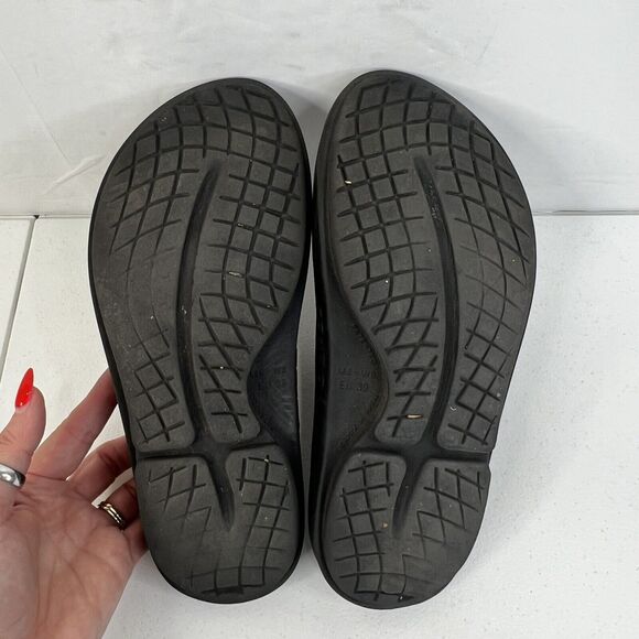 Oofos OOahh Black Unisex EU 39 Men 6 Women 8 Recovery Comfort Lightweight Slides - Picture 12 of 12